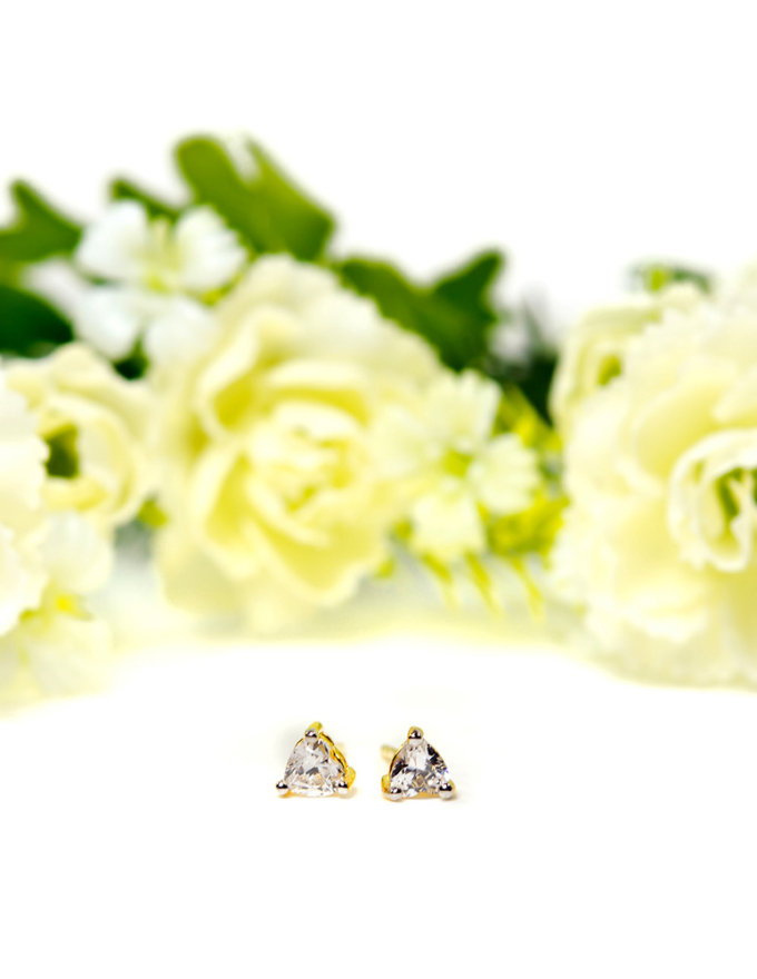 ต่างหูชุบทองแท้ 3 ไมครอน ลายสามเหลี่ยมมุม