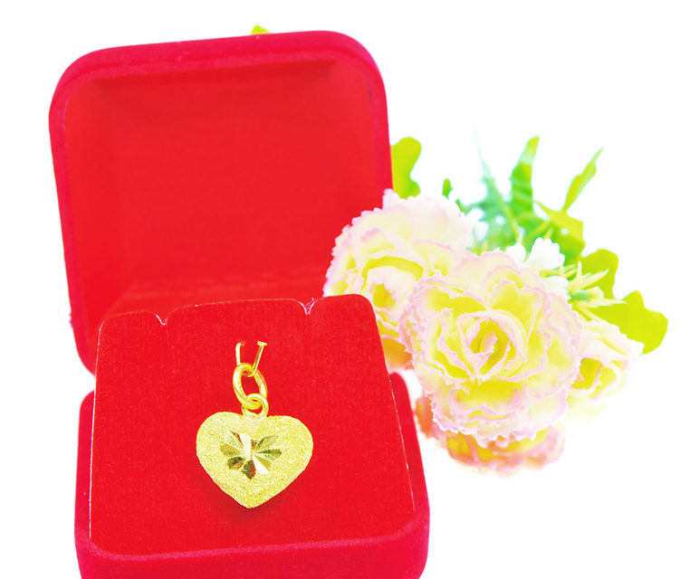 จี้ ทองคำแท้ รูปหัวใจ ตัดลาย น้ำหนักทอง 1 สลึง