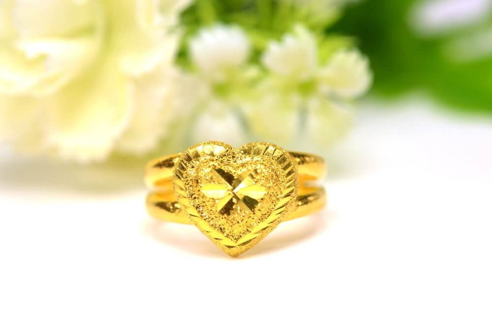 แหวนแต่งงาน รูปหัวใจทันสมัยเหมาะกับผู้หญิงหลายๆคน
