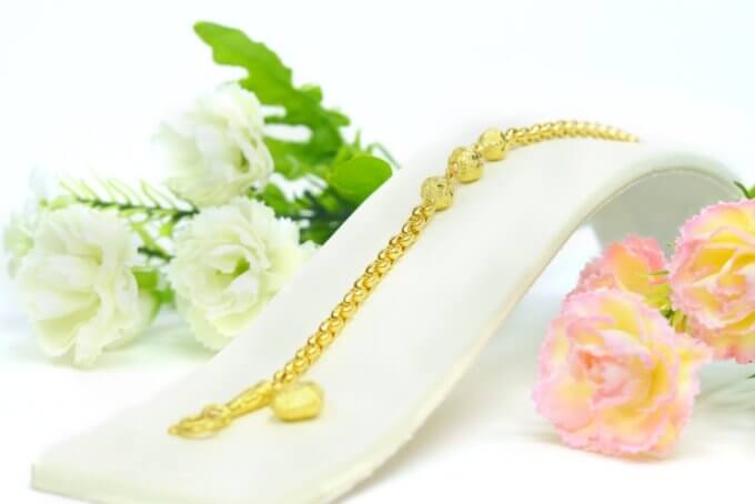 สร้อยข้อมือ ทองคำ 2 สลึง ลายผ่าหวายคั่นโองห้อยระย้าหัวใจ